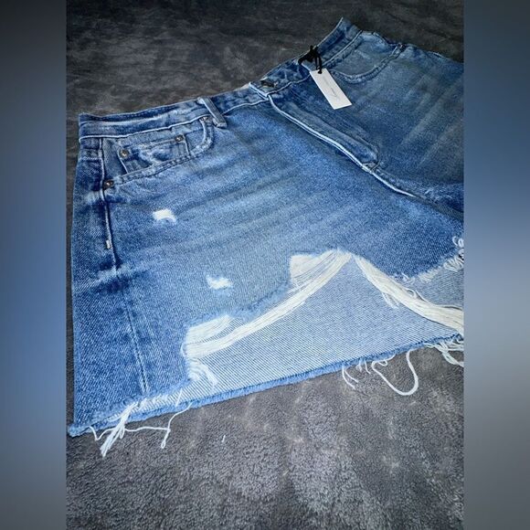 Lovers + Friends Jack High Rise Distressed Cut Off Denim Shorts Size 30 NWTs - Picture 3 of 11